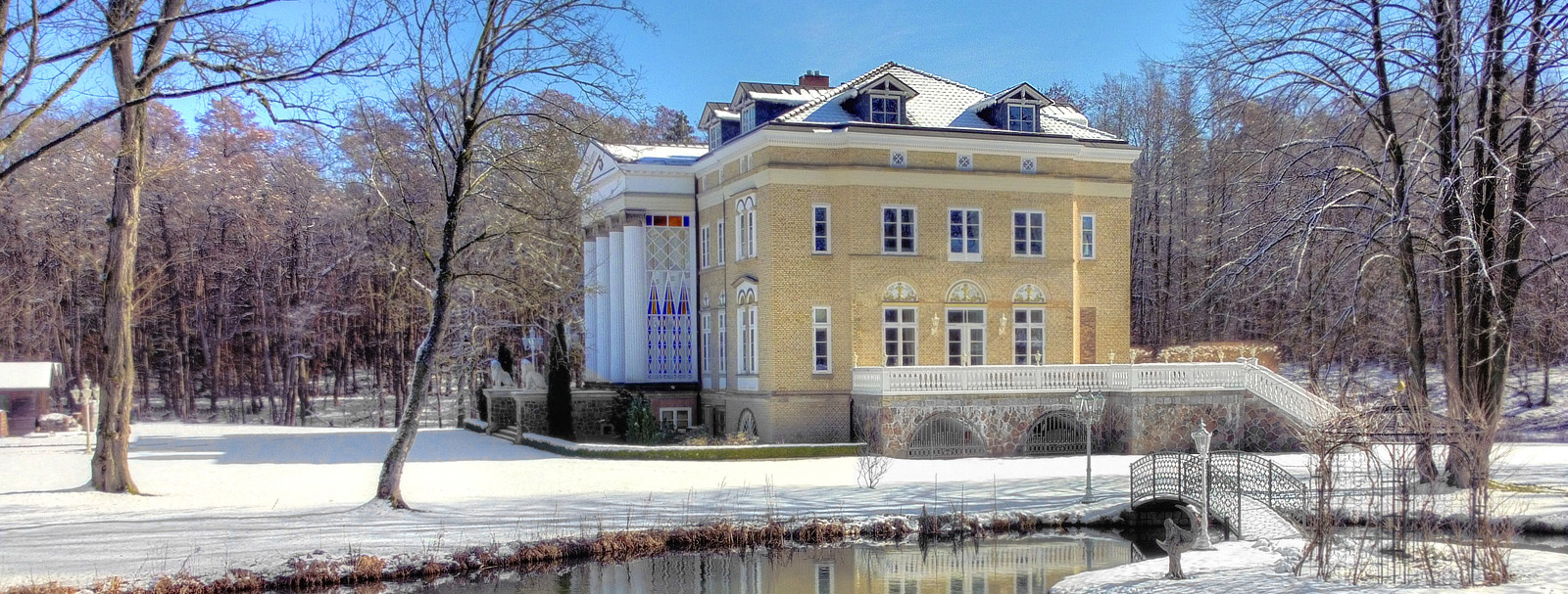 Herrenhaus im Winter
