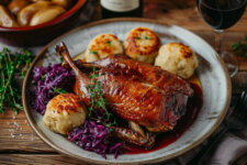 Halbe Ente mit Rotkohl im Herrenhaus Tüschow