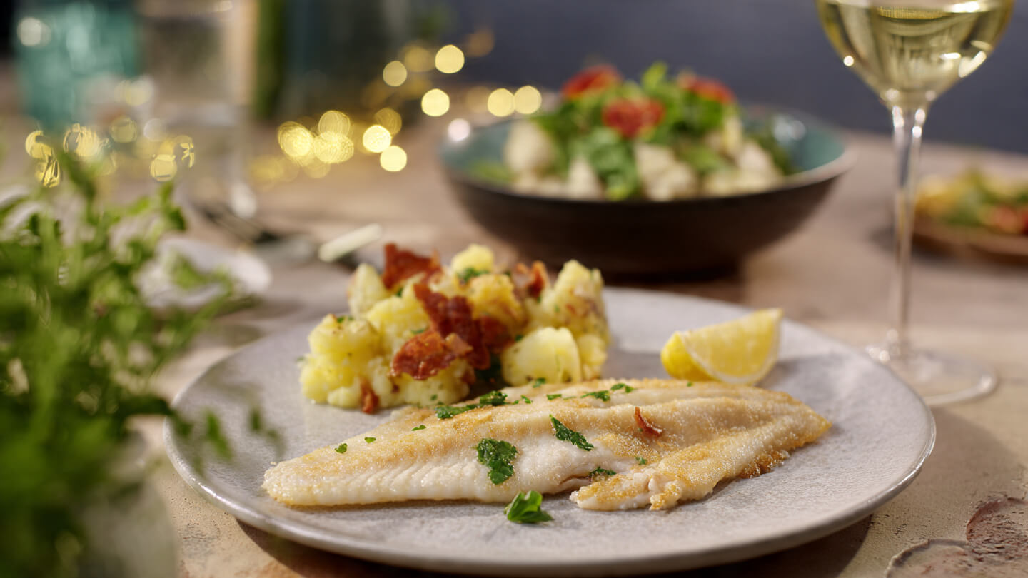 Maischollen-Abend im Herrenhaus Tüschow